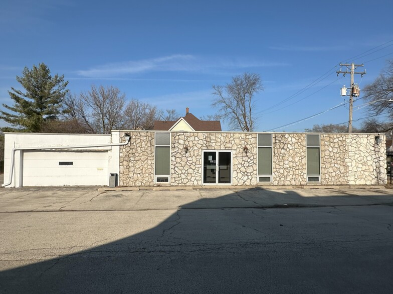 210 N Longwood St, Rockford, IL à vendre - Photo de l’immeuble – Image 1 sur 9