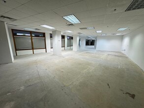 631 S 3rd St, Louisville, KY à louer Photo intérieure– Image 2 sur 6