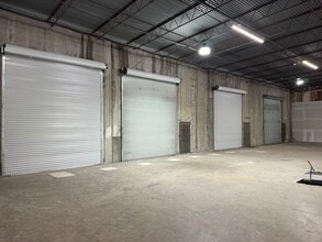 6101-6127 Long Dr, Houston, TX à louer Photo intérieure– Image 1 sur 2