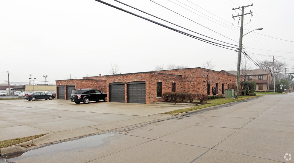 24000 Greater Mack Ave, Saint Clair Shores, MI à louer - Photo de l’immeuble – Image 2 sur 2