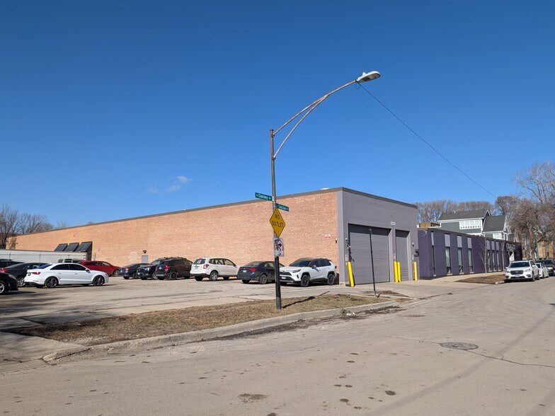 2900-2950 N Oakley Ave, Chicago, IL à vendre - Photo de l’immeuble – Image 2 sur 9