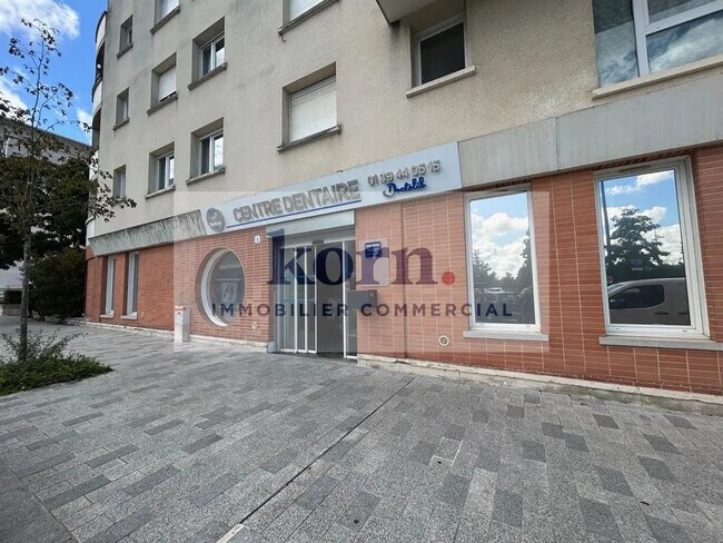 Plus de détails pour Local commercial à vendre