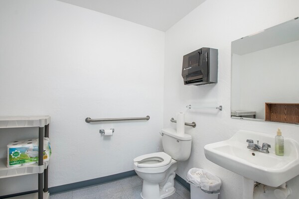1750 S Railroad Springs Blvd, Flagstaff, AZ à louer - Photo de l’immeuble – Image 2 sur 7