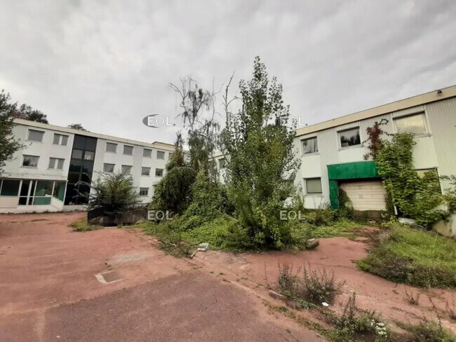 Plus de détails pour Local d'activités à louer