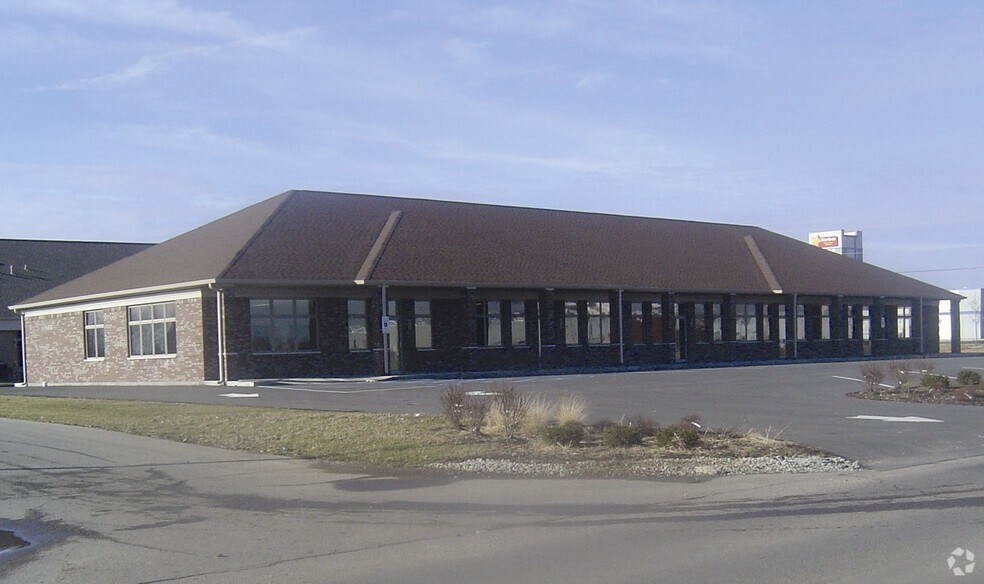 1780-1796 Melody Ln, Greenfield, IN à vendre - Photo de l’immeuble – Image 2 sur 8