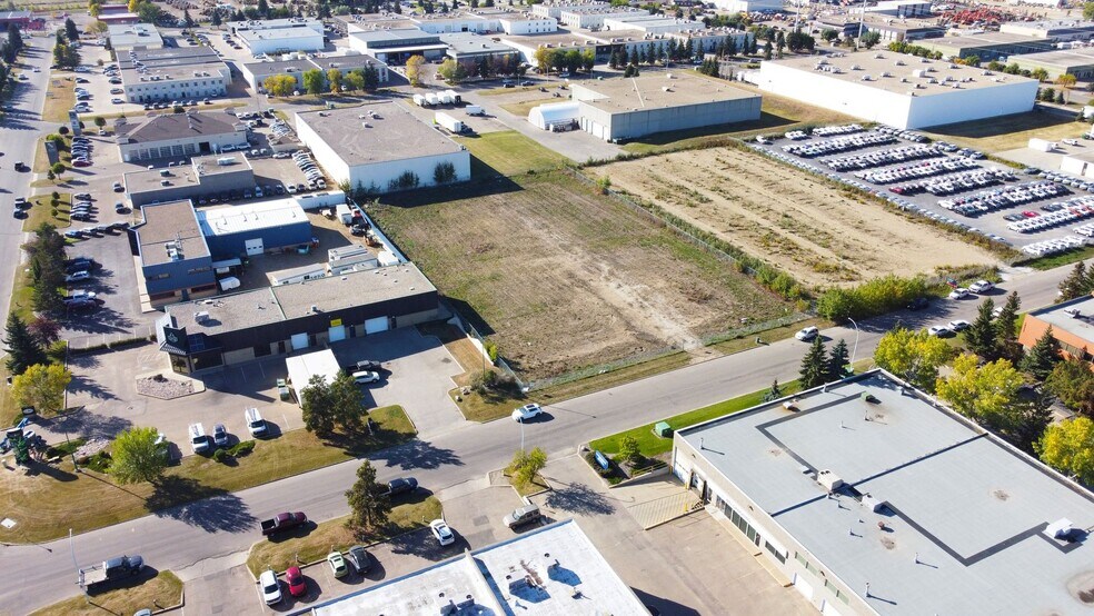 10324 174 St, Edmonton, AB à vendre - Photo de l’immeuble – Image 3 sur 4