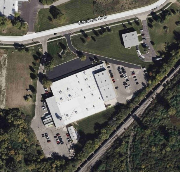 960 Woodland Dr, Saline, MI à louer - Photo de l’immeuble – Image 3 sur 4