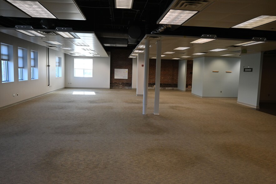2901 2nd Ave S, Birmingham, AL à louer - Photo de l’immeuble – Image 3 sur 7