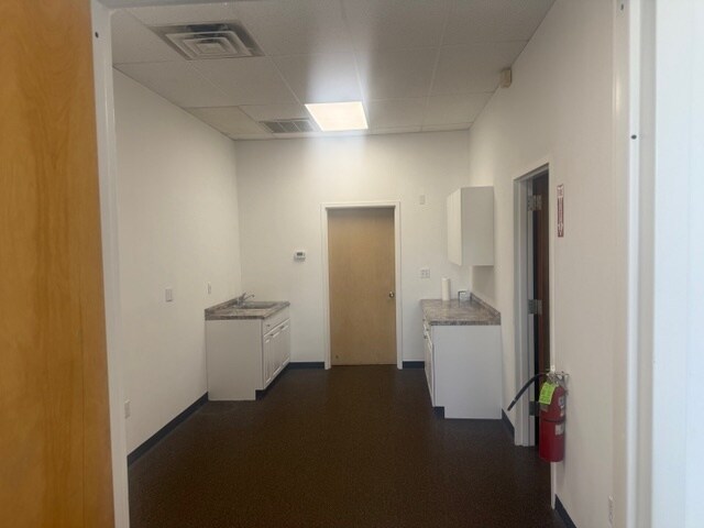 7 Old Dock Rd, Yaphank, NY à louer - Photo de l’immeuble – Image 3 sur 13