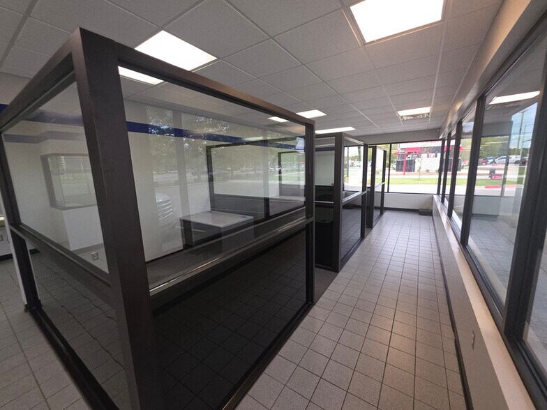 1519 S School Ave, Fayetteville, AR à louer - Photo de l’immeuble – Image 2 sur 9