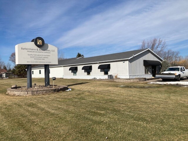 N911 Julius Dr, Greenville, WI à louer - Photo de l’immeuble – Image 1 sur 12