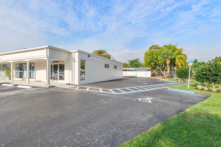5601 N Federal Hwy, Boca Raton, FL à louer - Photo de l’immeuble – Image 3 sur 10
