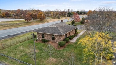 1481 Pleasant Valley Dr, Manchester, CT à louer Photo intérieure– Image 1 sur 12