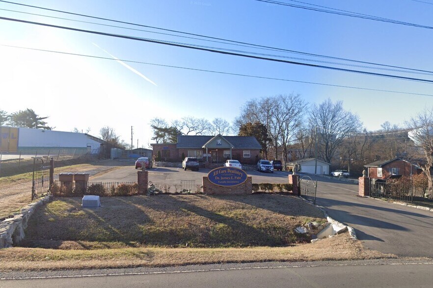 407 Brewer Dr, Nashville, TN à vendre - Photo de l’immeuble – Image 3 sur 23
