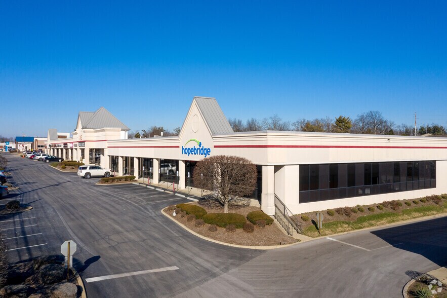 215 S Hurstbourne Pky, Louisville, KY à louer - Photo de l’immeuble – Image 2 sur 7