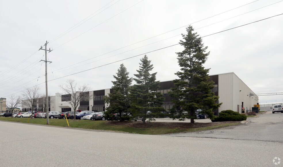 270 Hunter Rd, Grimsby, ON à louer - Photo de l’immeuble – Image 2 sur 6