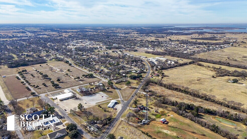 929 N Washington St, Pilot Point, TX à vendre - Photo de l’immeuble – Image 3 sur 5