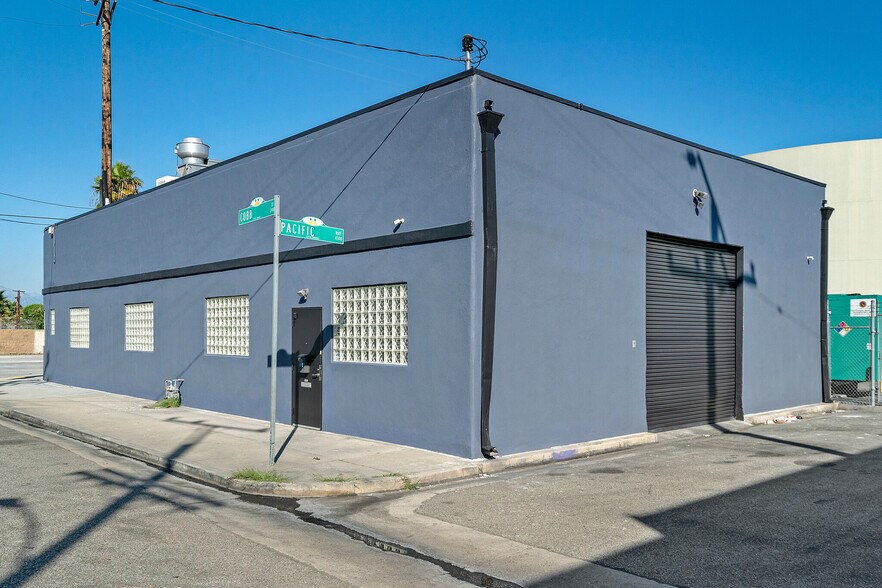 4528 E Washington Blvd, Commerce, CA à louer - Photo de l’immeuble – Image 2 sur 18