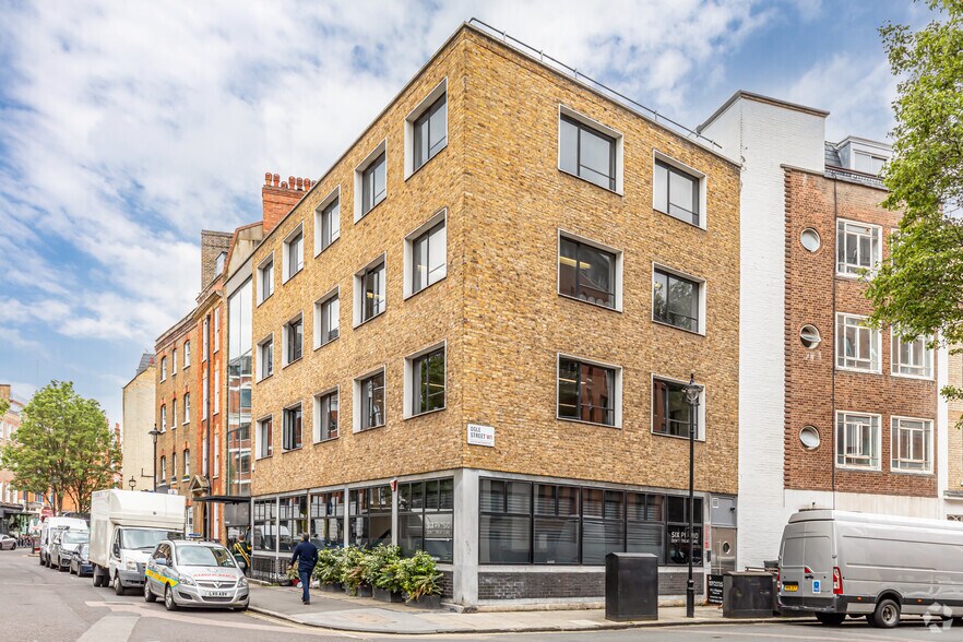 17-19 Foley St, Londres à vendre - Photo principale – Image 1 sur 14