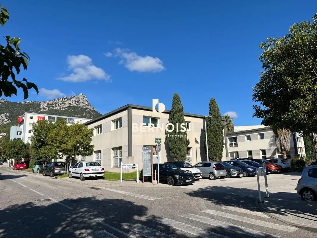 Bureau dans La Valette-du-Var à louer Photo de l’immeuble– Image 1 sur 8