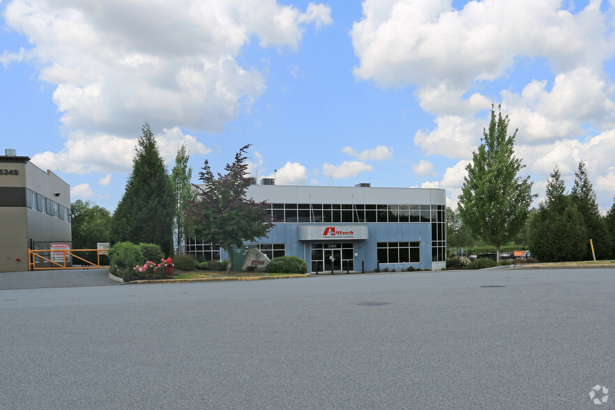 5363 273A St, Langley Twp, BC à louer - Photo de l’immeuble – Image 2 sur 3