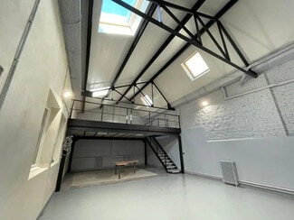 Plus de détails pour Bureau, Local d'activités à louer