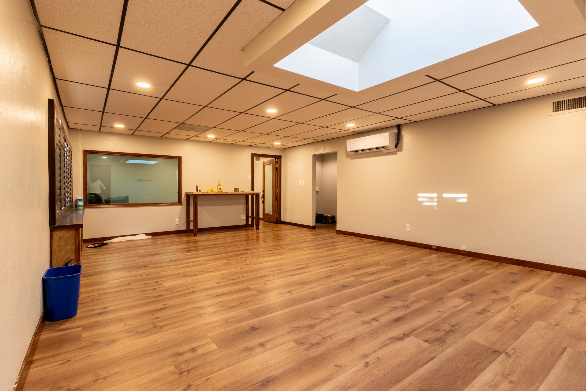 3520 Cadillac Ave, Costa Mesa, CA à louer Photo intérieure– Image 1 sur 4