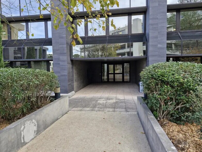 Bureau dans SOPHIA ANTIPOLIS à louer - Photo de l’immeuble – Image 1 sur 7