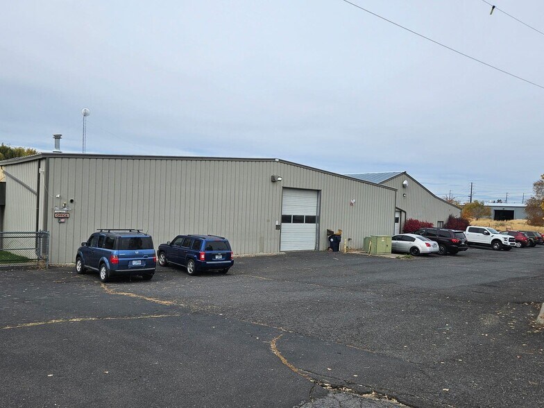 1001 SW 1st St, Redmond, OR à vendre - Photo de l’immeuble – Image 3 sur 19