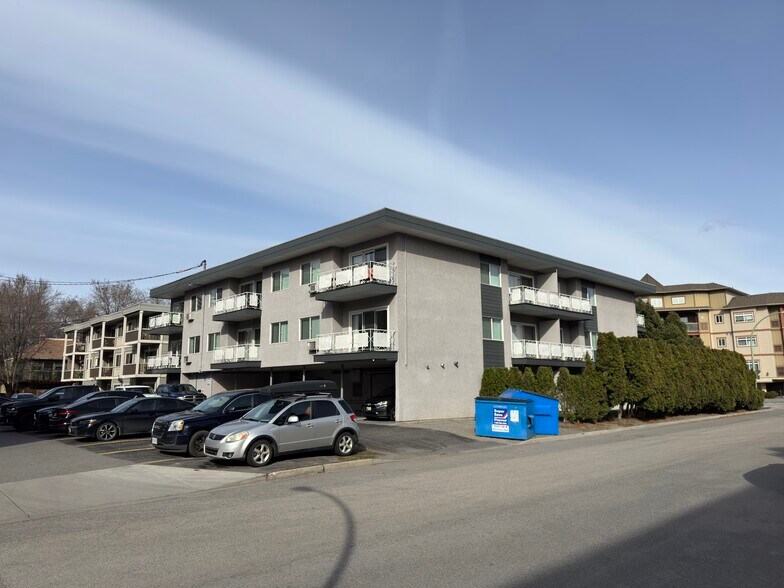1880 Pandosy St, Kelowna, BC à vendre - Photo de l’immeuble – Image 2 sur 17
