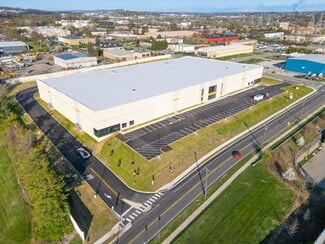 Plus de détails pour 555 Flint Hill Rd, King Of Prussia, PA - Industriel/Logistique à louer
