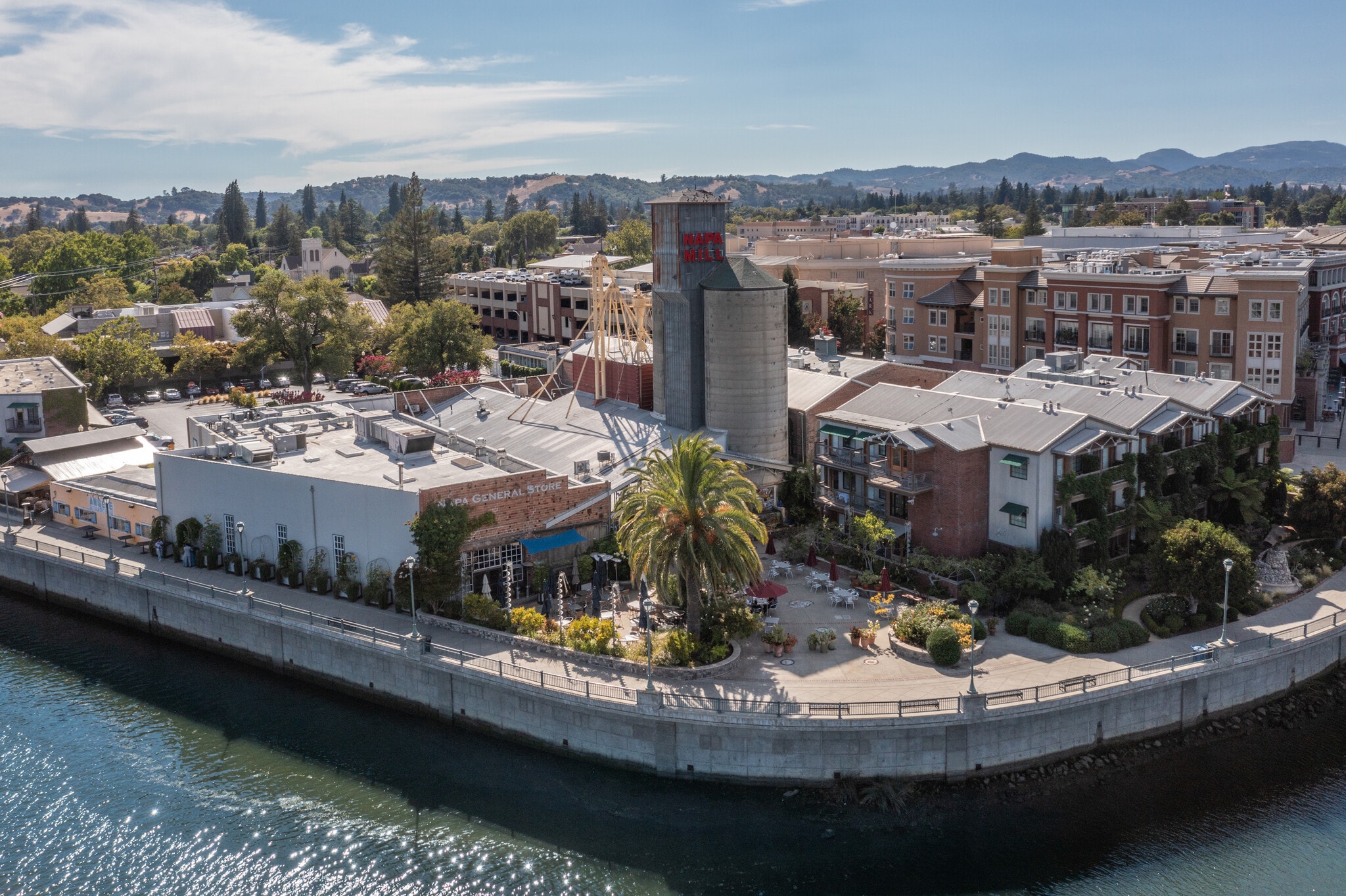 540 Main St, Napa, CA à louer Aérien– Image 1 sur 18