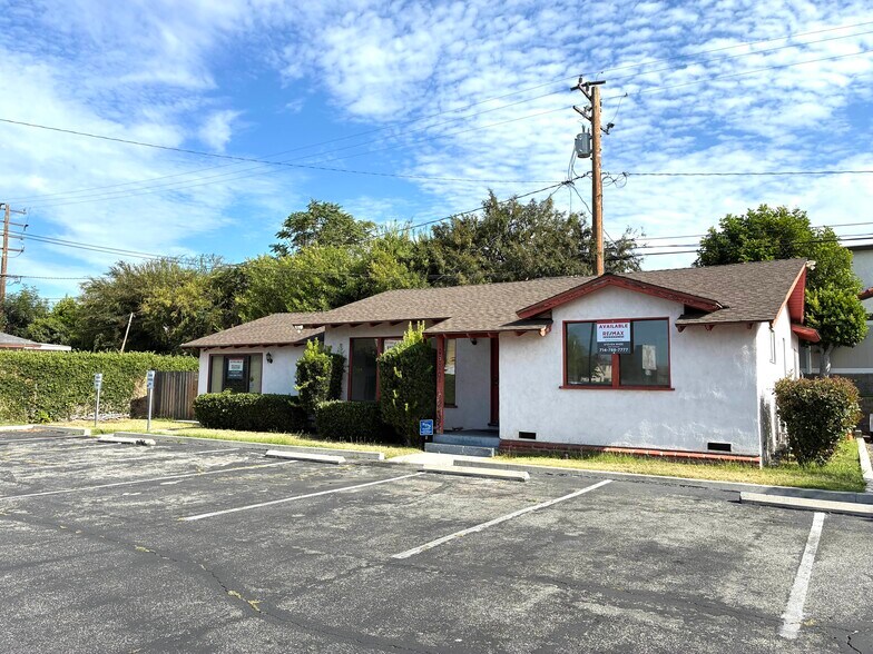 1351 E Las Tunas Dr, San Gabriel, CA à louer - Photo de l’immeuble – Image 2 sur 7