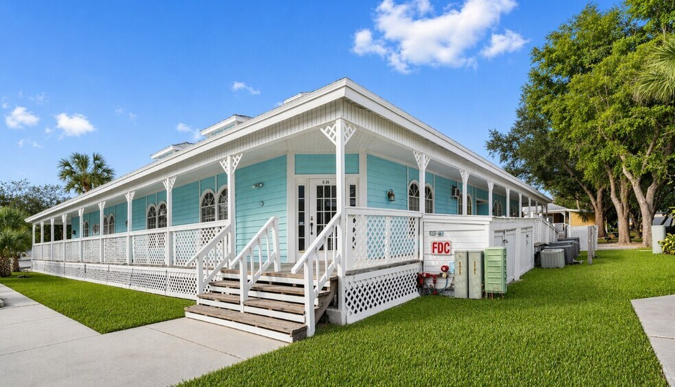 1342 Colonial Blvd Fort Myers portefeuille de 6 biens à vendre sur LoopNet.fr - Photo de l’immeuble – Image 3 sur 22