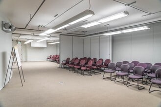 816 S Figueroa St, Los Angeles, CA à louer Photo intérieure– Image 2 sur 57