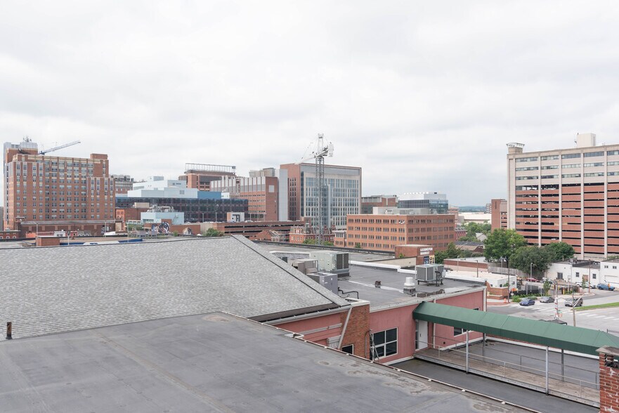 312 N Paca St, Baltimore, MD à vendre - Photo de l’immeuble – Image 3 sur 55