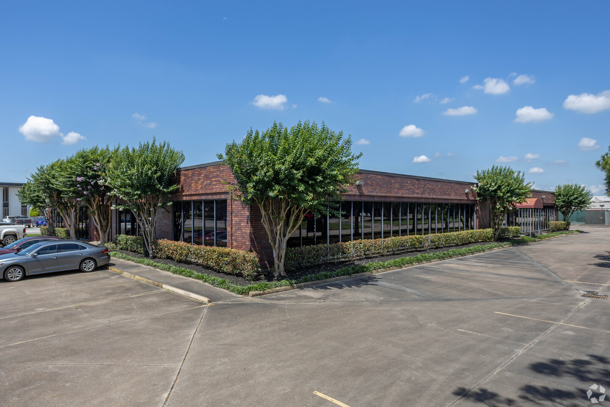 16850 Diana Ln, Houston, TX à vendre Photo de l’immeuble– Image 1 sur 24