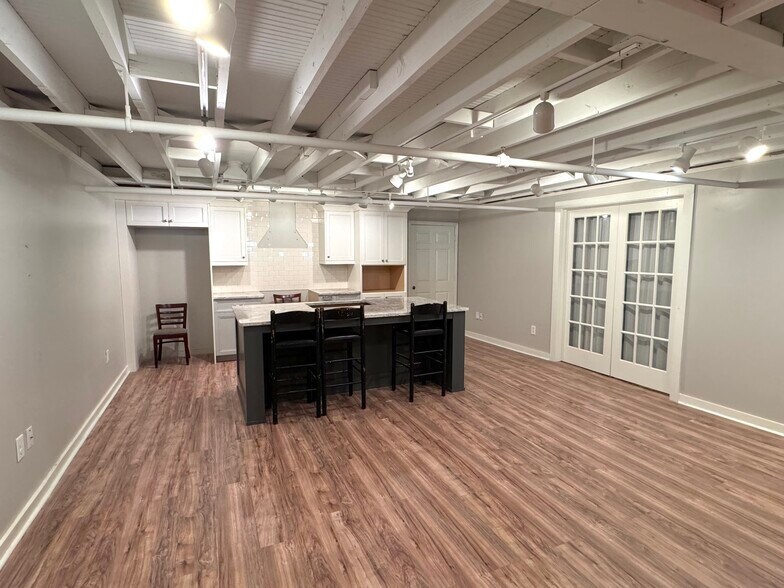 118 Main St SW, Gainesville, GA à louer - Photo intérieure – Image 3 sur 8