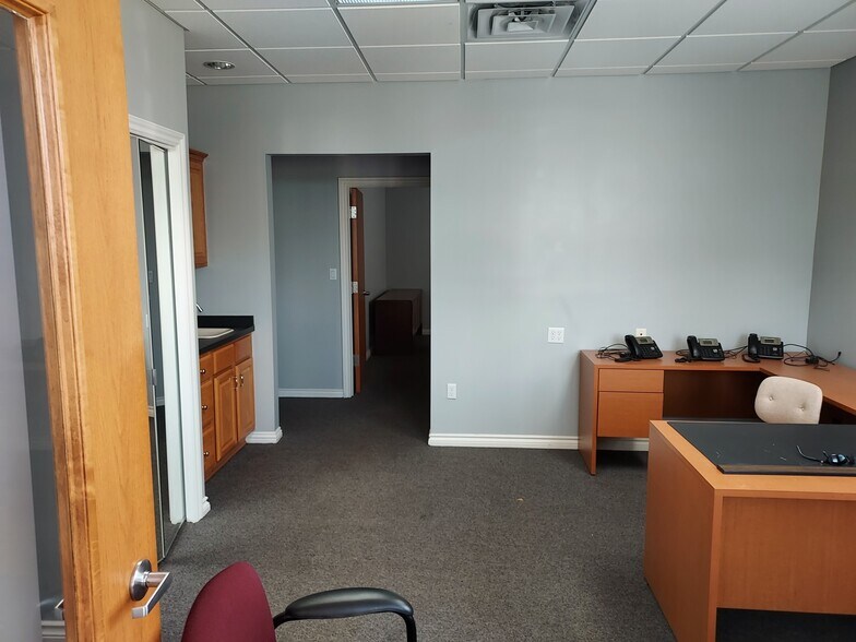 200 E Russell Rd, Tecumseh, MI à vendre - Photo de l’immeuble – Image 2 sur 9