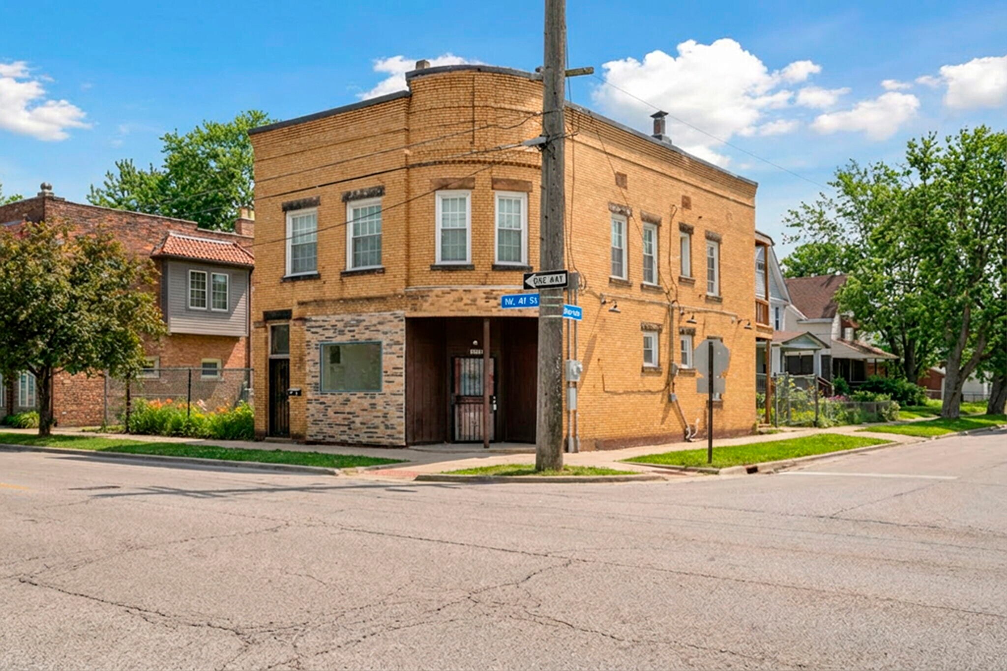 3471 W 41st St, Cleveland, OH à vendre Photo de l’immeuble– Image 1 sur 51