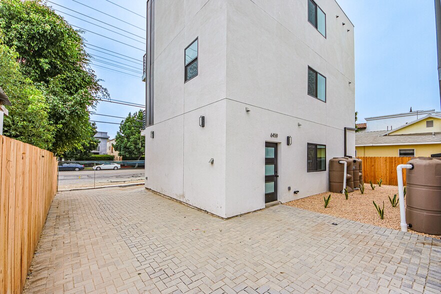 6461 Woodley Ave, Van Nuys, CA à vendre - Photo de l’immeuble – Image 2 sur 23