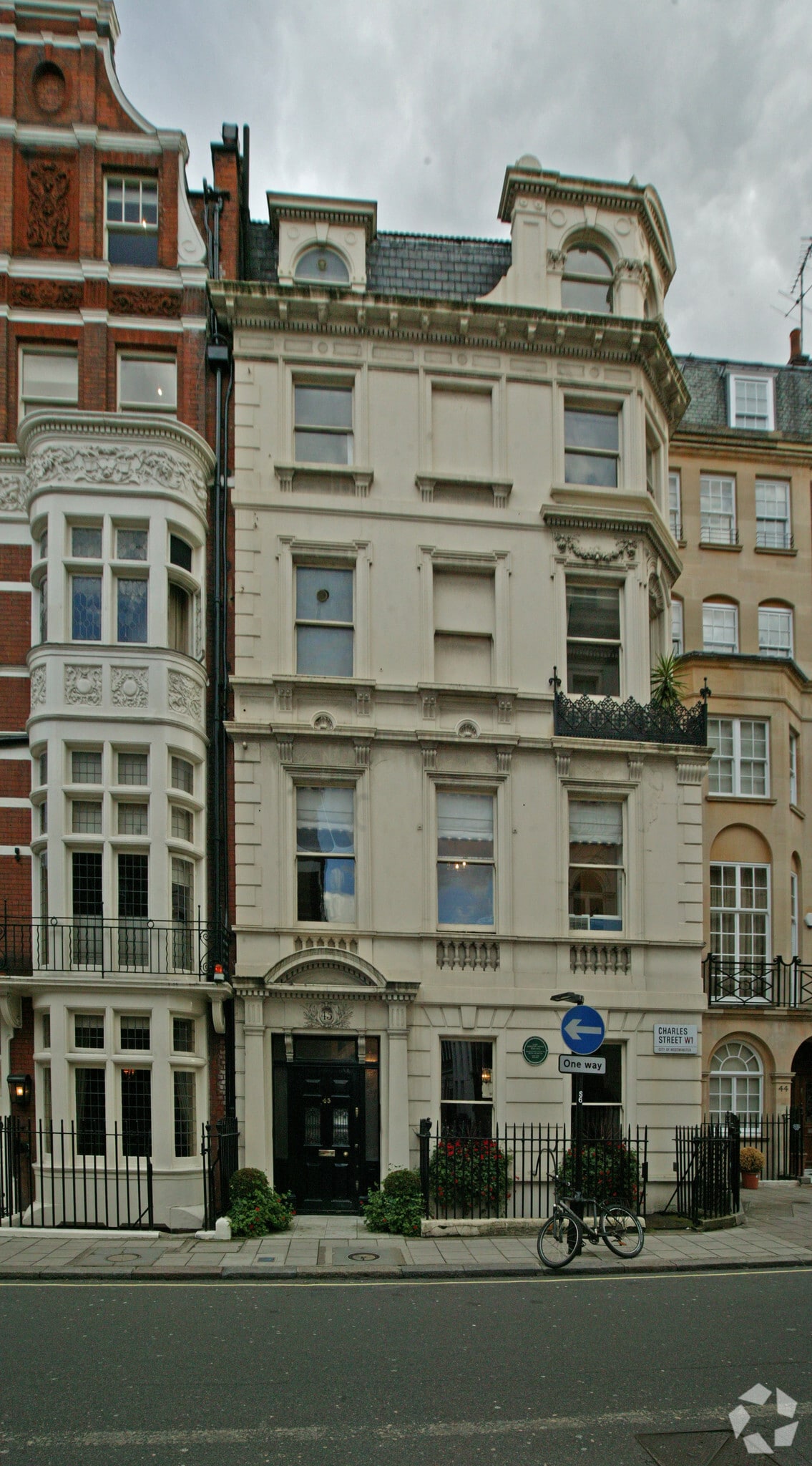 45 Charles St, Londres à louer Photo principale– Image 1 sur 5
