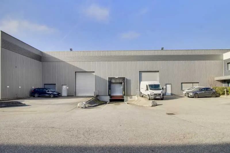 Bureau dans Saint-Priest à louer - Photo de l’immeuble – Image 3 sur 3