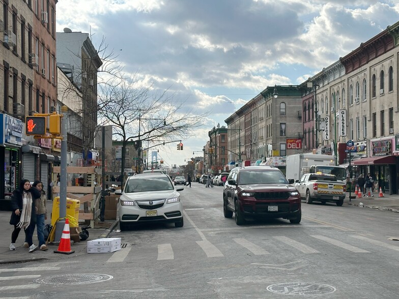 553 58th St, Brooklyn, NY à vendre - Photo de l’immeuble – Image 2 sur 50
