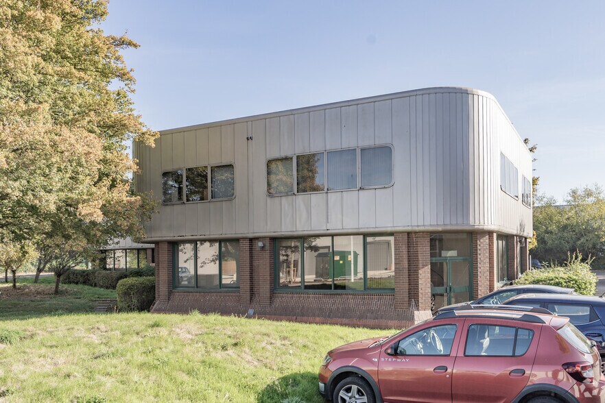 Dorcan Complex, Swindon à vendre - Photo principale – Image 1 sur 2