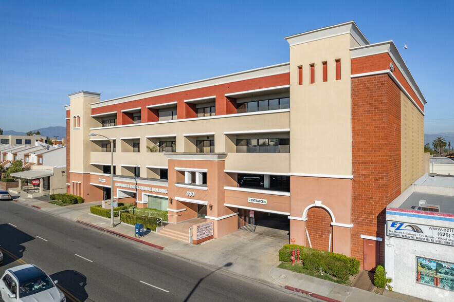 430 S Garfield Ave, Alhambra, CA à louer - Photo de l’immeuble – Image 1 sur 12