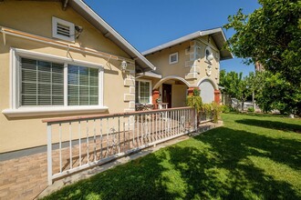 7845 Dominion Way, Elverta, CA à louer Photo de l’immeuble– Image 1 sur 1