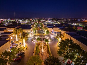 1013 Galleria Blvd, Roseville, CA à louer Aérien– Image 2 sur 2