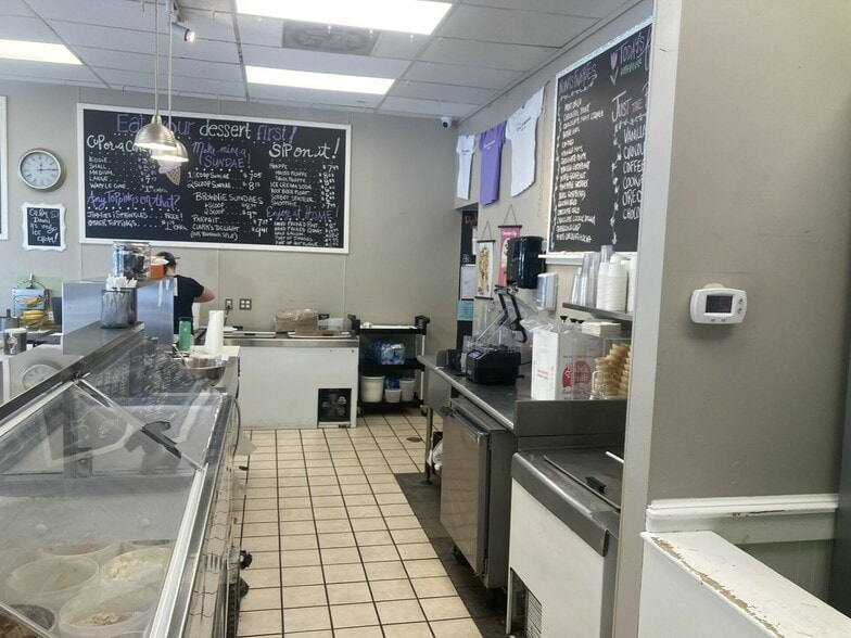 19 Main St, Hingham, MA à louer - Photo de l’immeuble – Image 3 sur 12