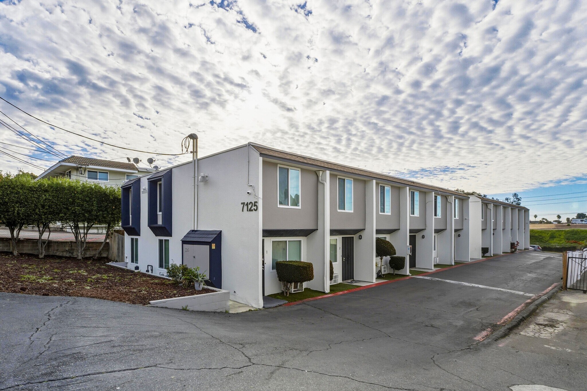 7125 Waite Dr, La Mesa, CA à vendre Photo principale– Image 1 sur 25